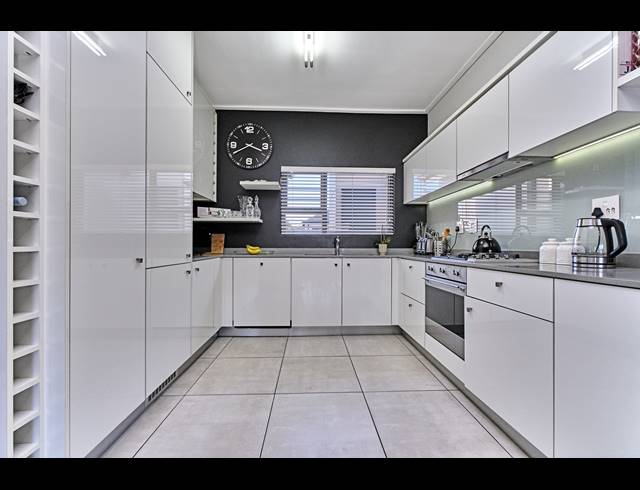 2 BEDROOM APARTMENT FOR SALE IN THE POLOFIELDS